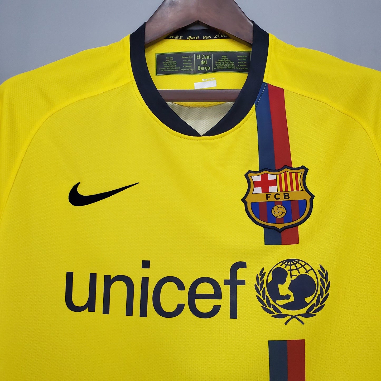 Barcelona 08/09 Away kit