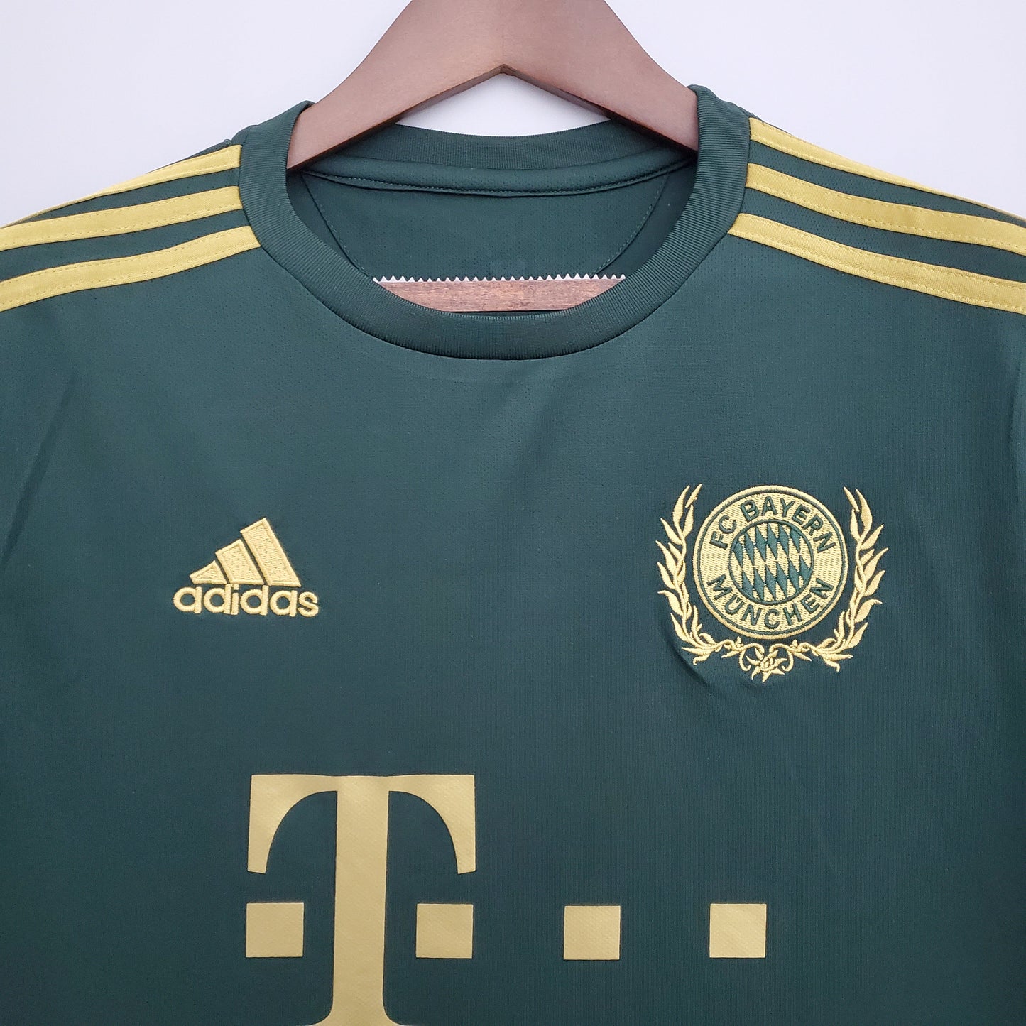 Bayern München 21/22 Oktoberfest kit