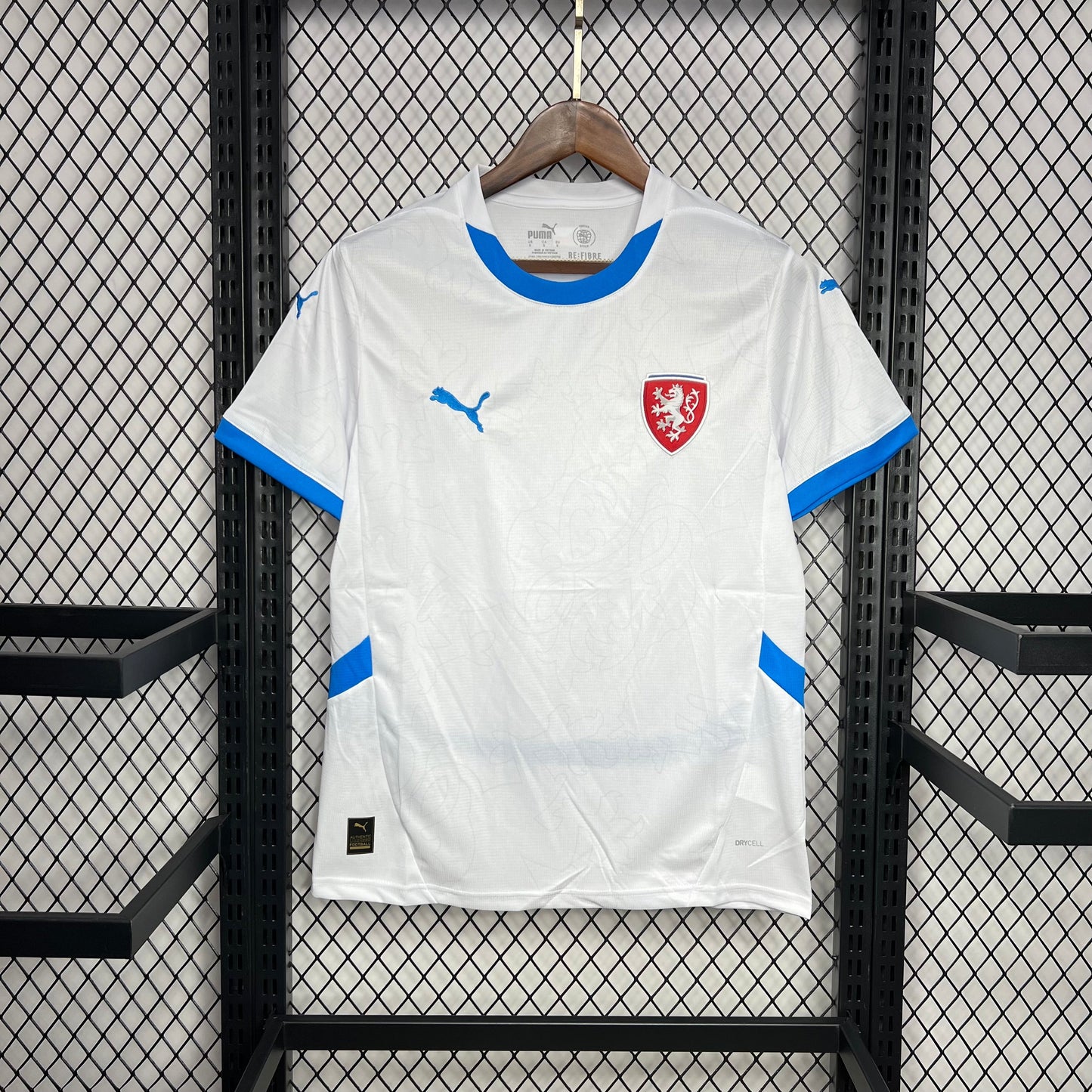 Czech Republic 24/25 Away kit