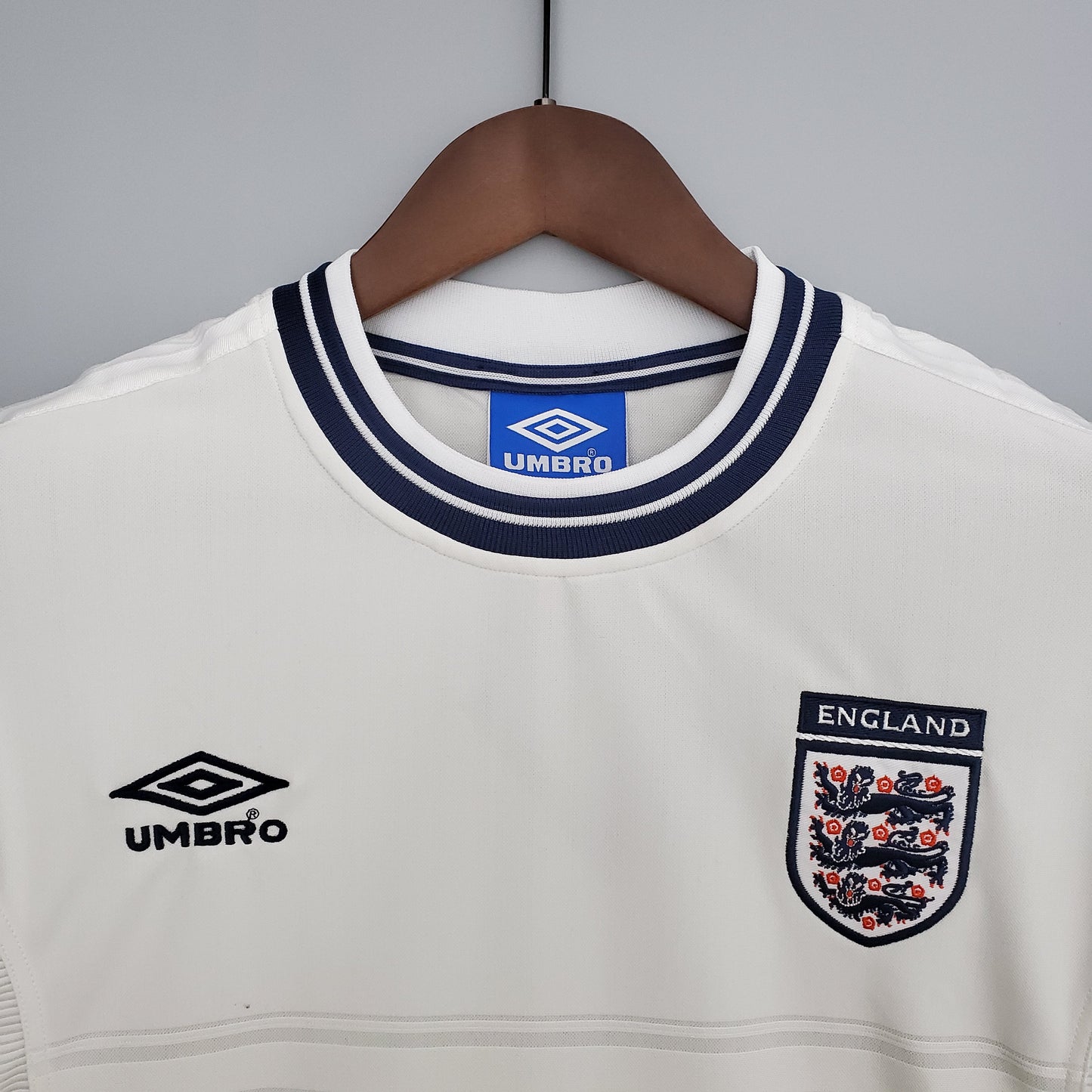 England 2000 Home kit