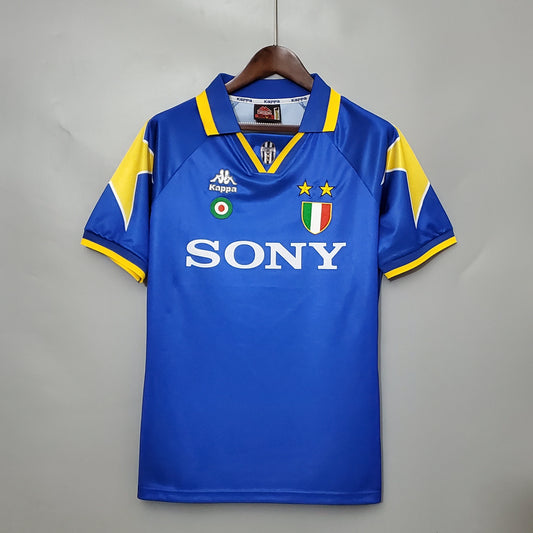 Juventus 95/96 Away kit