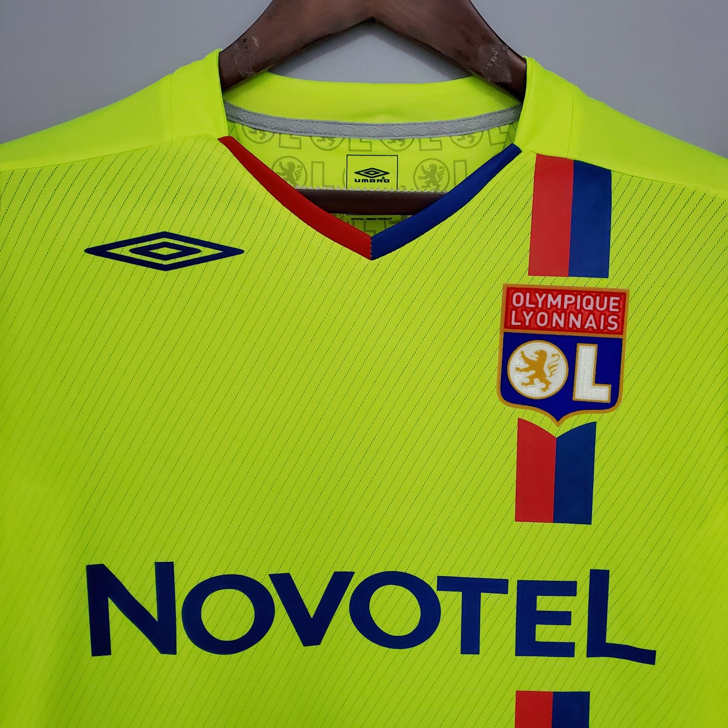 Lyon 08/09 kit