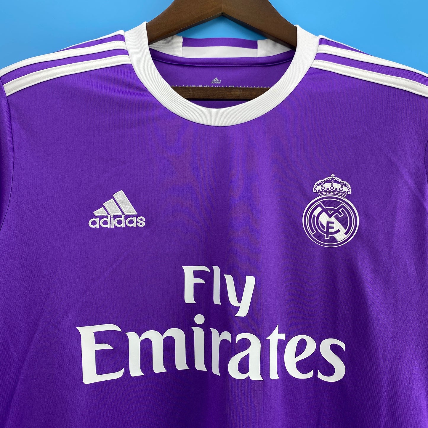 Real Madrid 16/17 Away kit