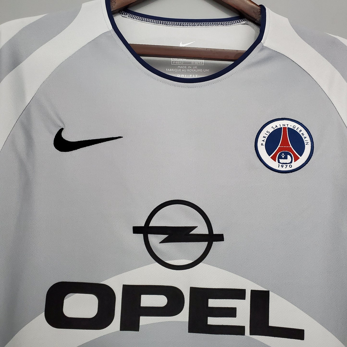 PSG 01/02 Away kit