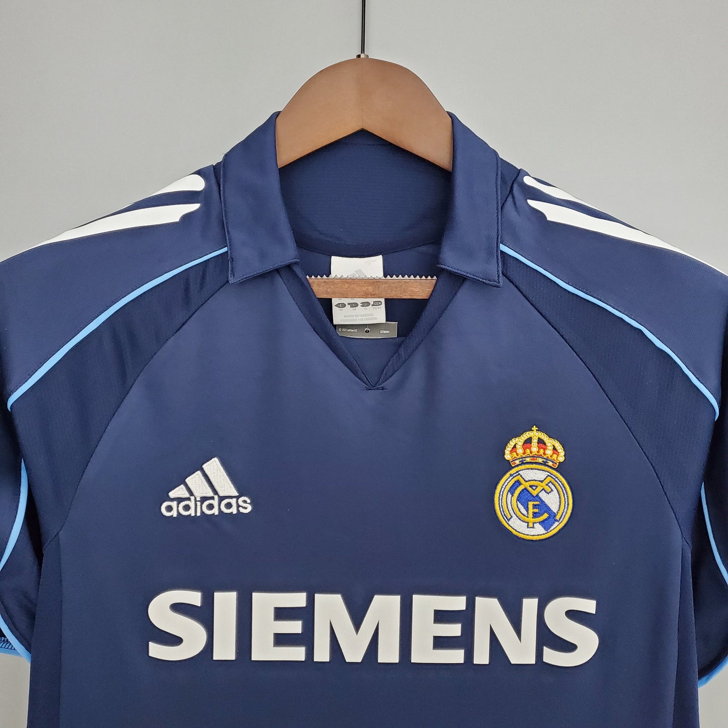 Real Madrid 05/06 away kit