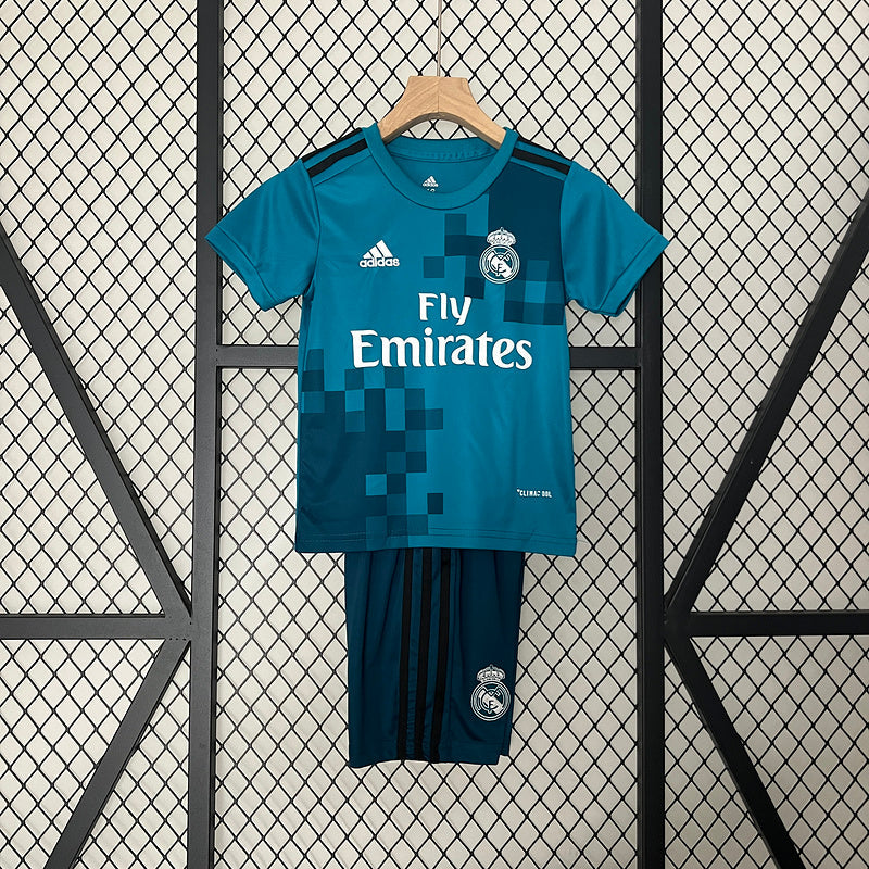 Real Madrid 17/18 Away