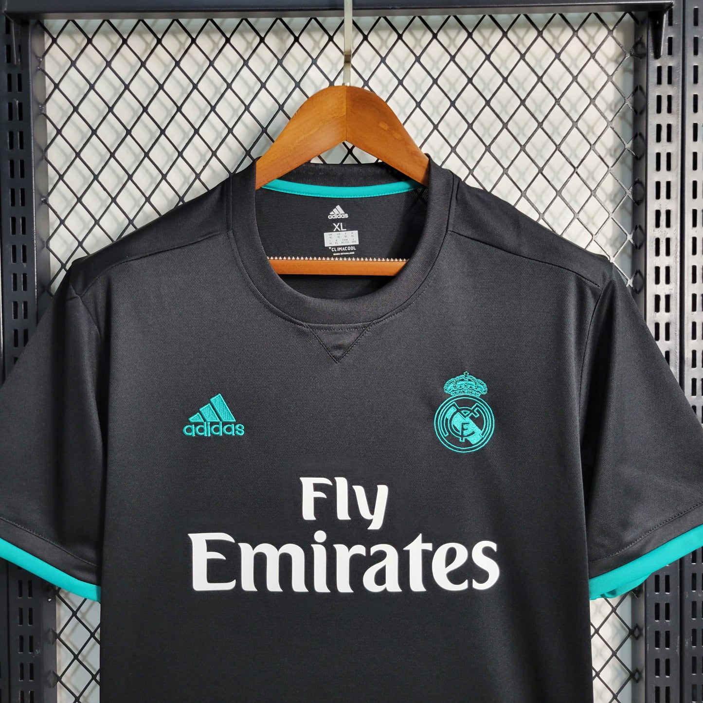 Real Madrid 17/18 Away kit